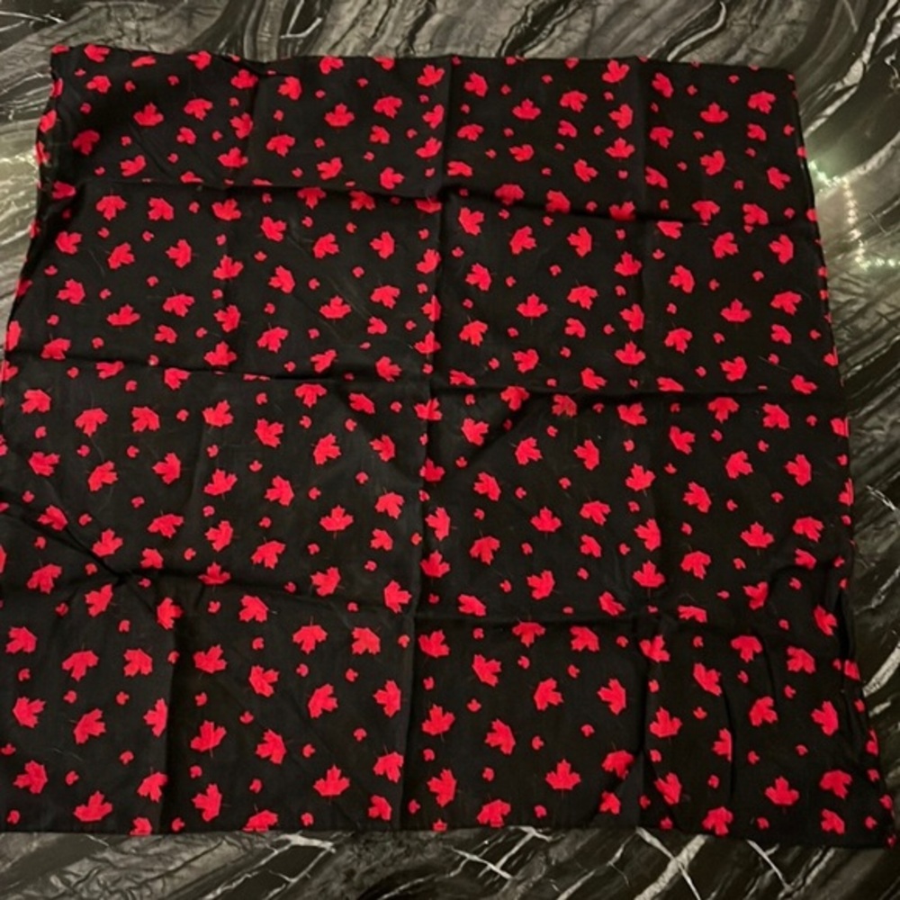 Canada ‎ flag scarf